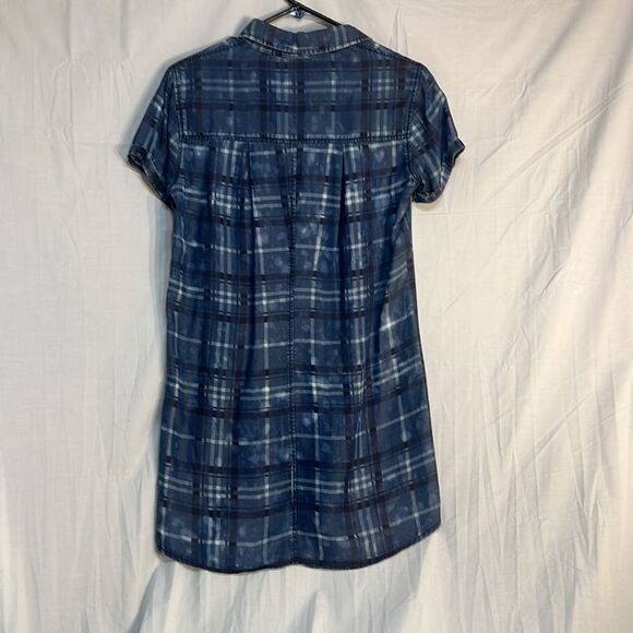 Forever 21 women’s shades of blue elongated casual button‎ down shirt size small - Picture 3 of 5